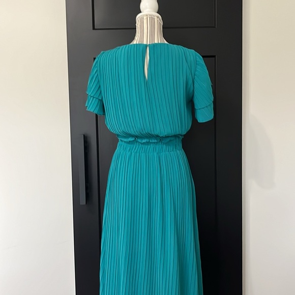 Zara - Pleated Dress - Picture 5 of 11